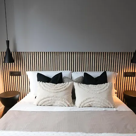 Ma & Ma Luxury Apartment: Beachfront Retreat With Private Parking * Sestri Levante