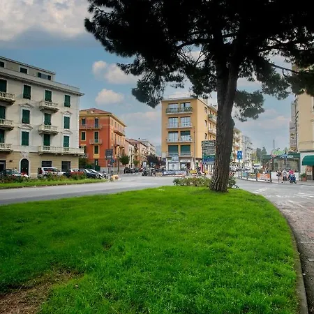 Appartement 224 - Ma & Ma Luxury Apartment, 500metri Da Mare E Spiaggia, Vicino Baia Del Silenzio - Parcheggio Gratis Privato Incluso *